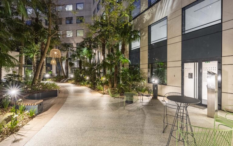 Plug and Play coworking La Défense : les avantages de travailler dans un hub économique